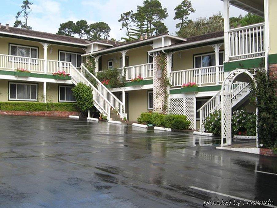 Carmel Inn & Suites Exterior foto